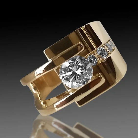 Anillo Vintage Irregular con Circonio en Oro