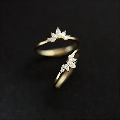 Anillo Exclusivo de Corona de Cristal de Oro