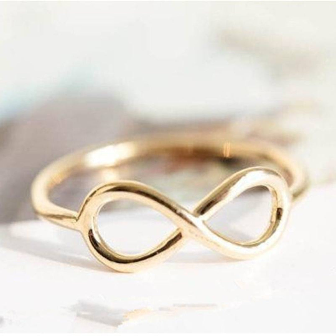 Anillo Infinito Dorado Vintage