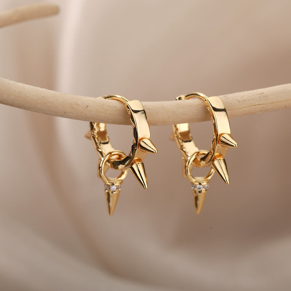 Aretes Minimalistas de Puntas en Oro