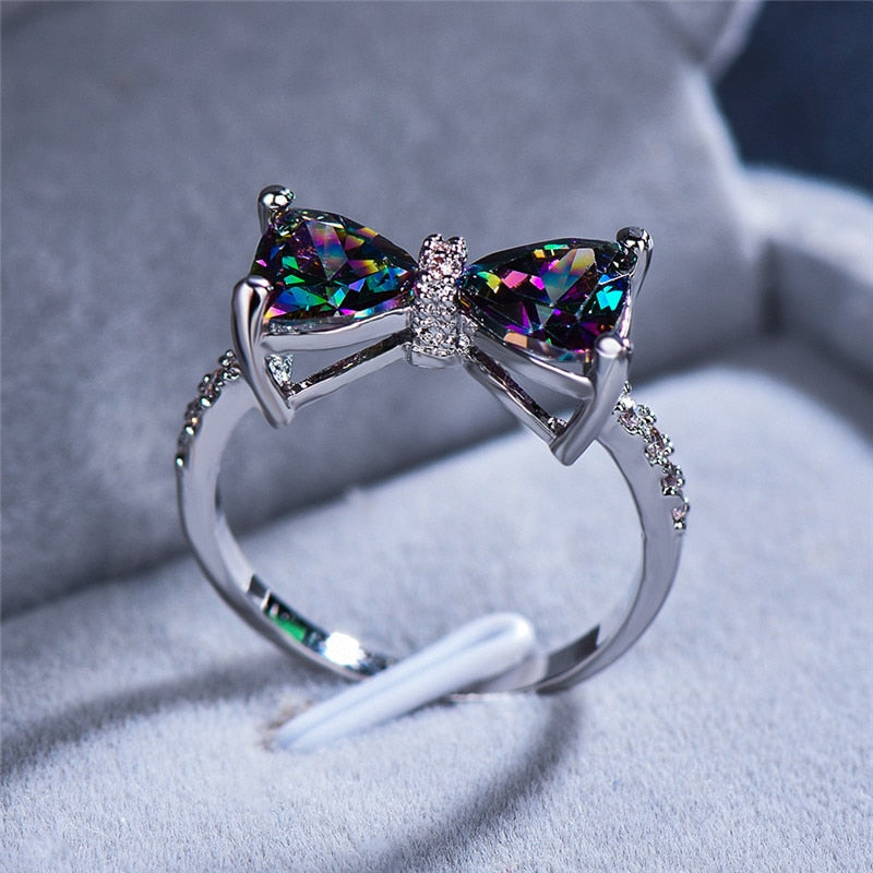 Anillo de Lazo con Piedras Preciosas