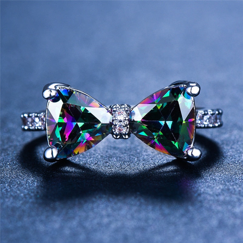 Anillo de Lazo con Piedras Preciosas