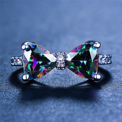 Anillo de Lazo con Piedras Preciosas