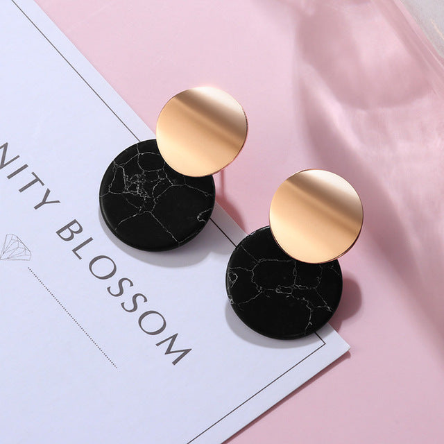 Aretes de Lujo de Mármol Negro en Oro