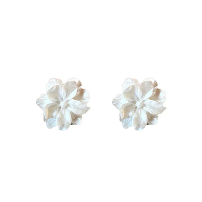 Aretes de Tuerca con Flor Blanca en Plata