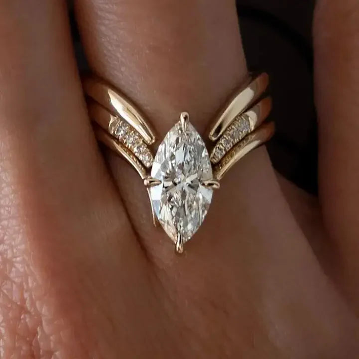 Anillo Gota Cristalina Dorado